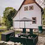 Cozy Modern By The Forest Chřibská