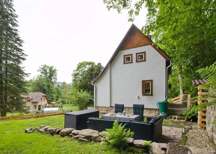 Cozy Modern By The Forest Chřibská